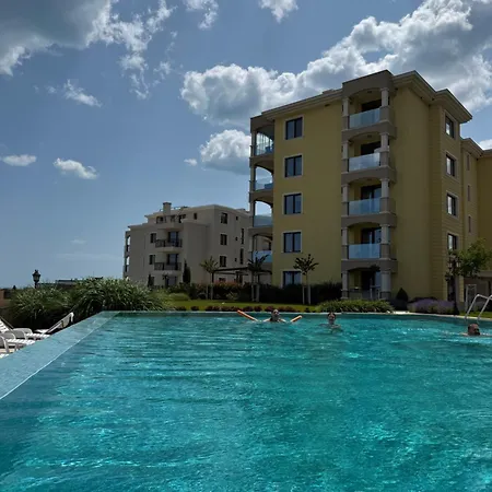 The Portal Infinity Pool And Barbecue Daire *